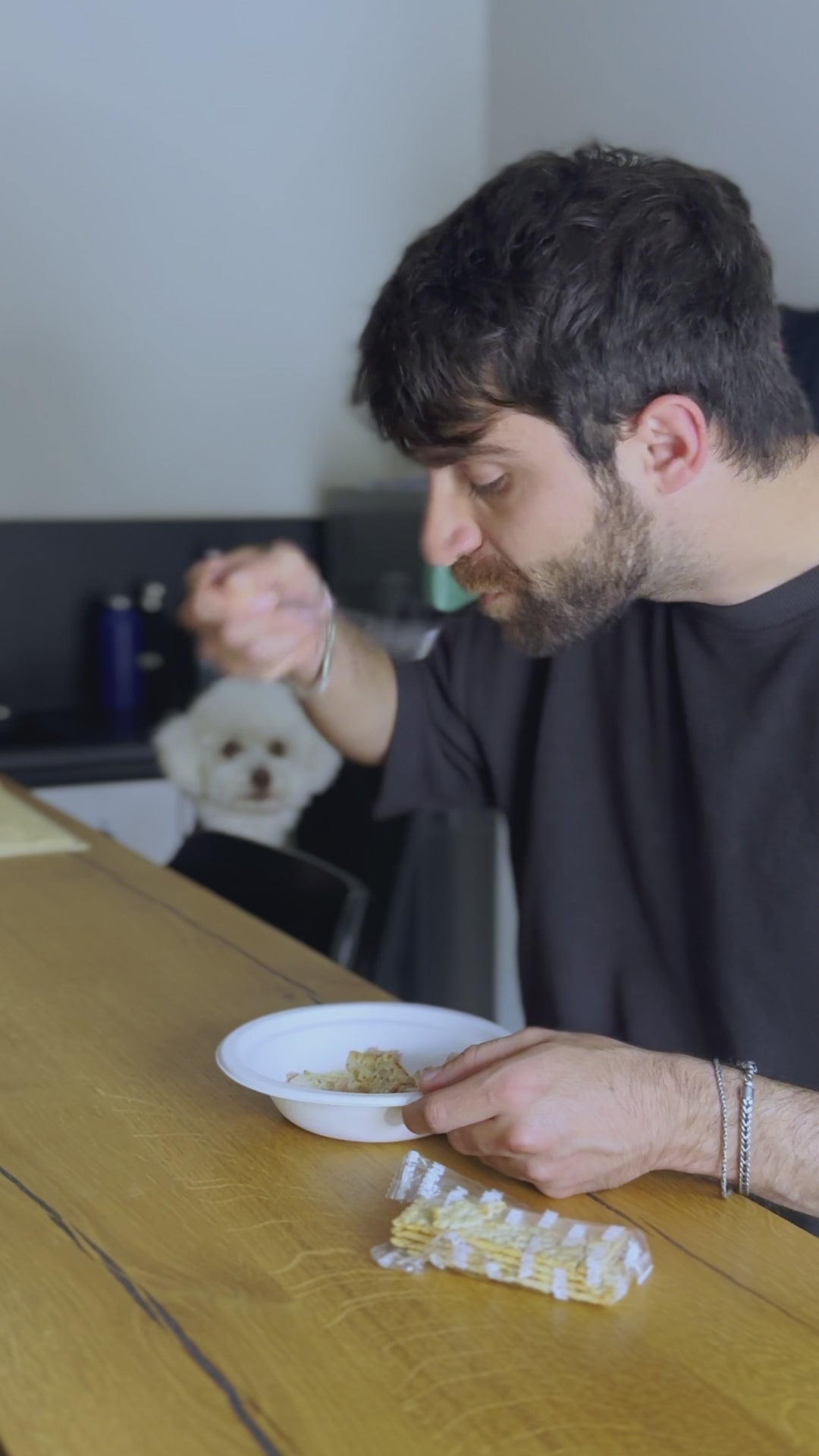 Carica il video: 